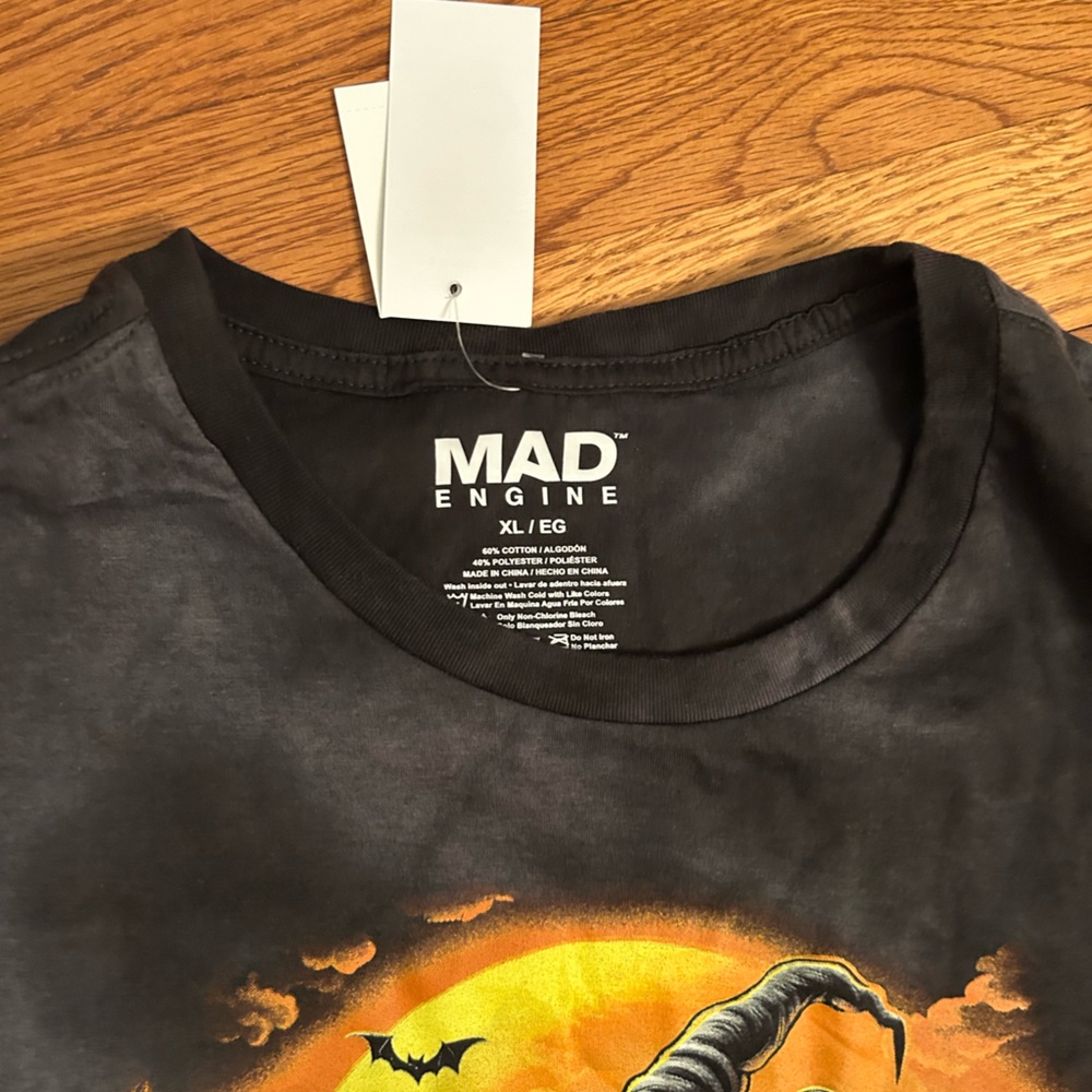 MAD Engine Halloween Moon Cat Tee - Picture 3 of 4